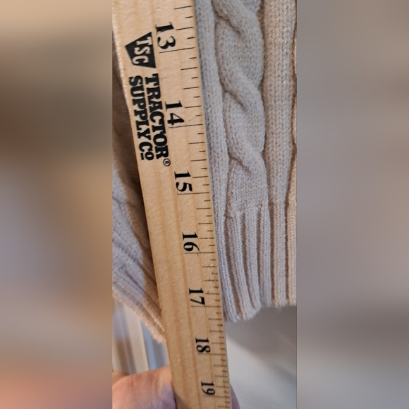 NWT Altar'd State Cable Knit Cropped Sweater Cream Sz L Viscose Blend - Picture 10 of 10